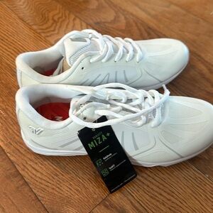 Cheer shoes size 6. Varsity brand